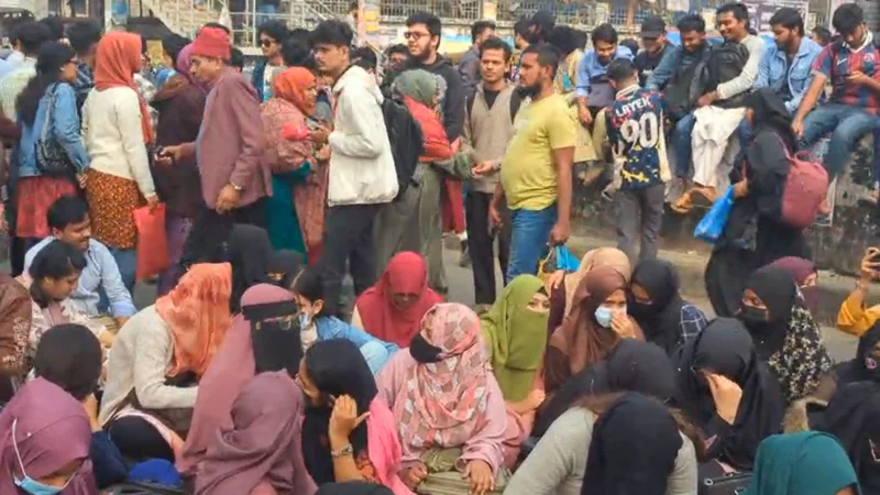 ঢাকার তিন গুরুত্বপূর্ণ মোড়ে একযোগে অবরোধ