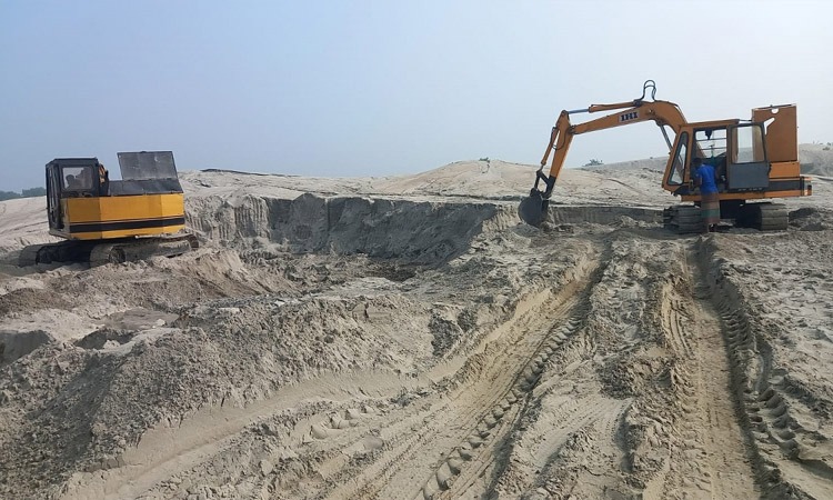 রংপুরে কৃষিজমির টপ সয়েল বিক্রি, নষ্ট হচ্ছে স্বাভাবিক উর্বরতা