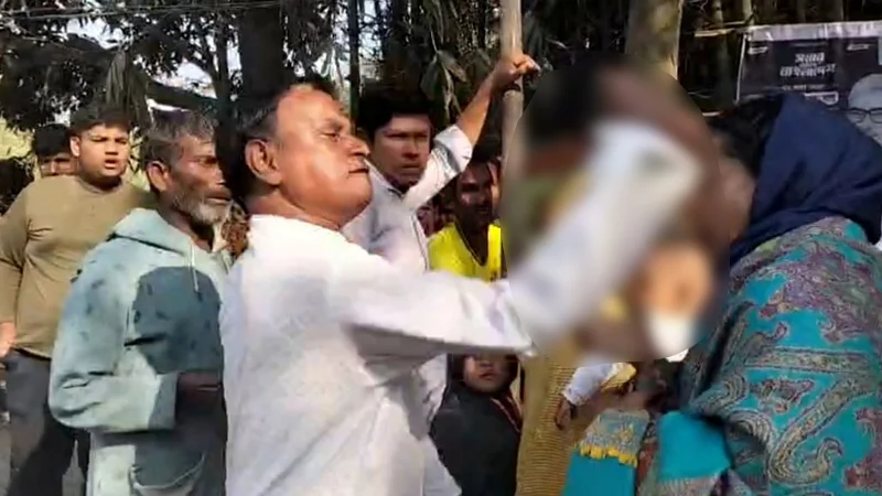 ভোটকেন্দ্রের সামনে নারী স্বতন্ত্র প্রার্থীকে মারপিট