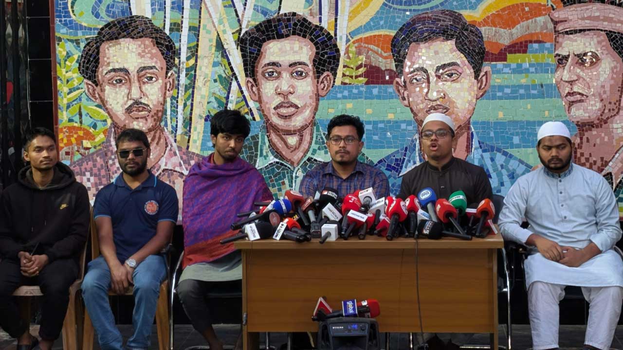 নির্বাচন পরবর্তী সহিংসতা ও হামলার প্রতিবাদে ডাকসুর সংবাদ সম্মেলন