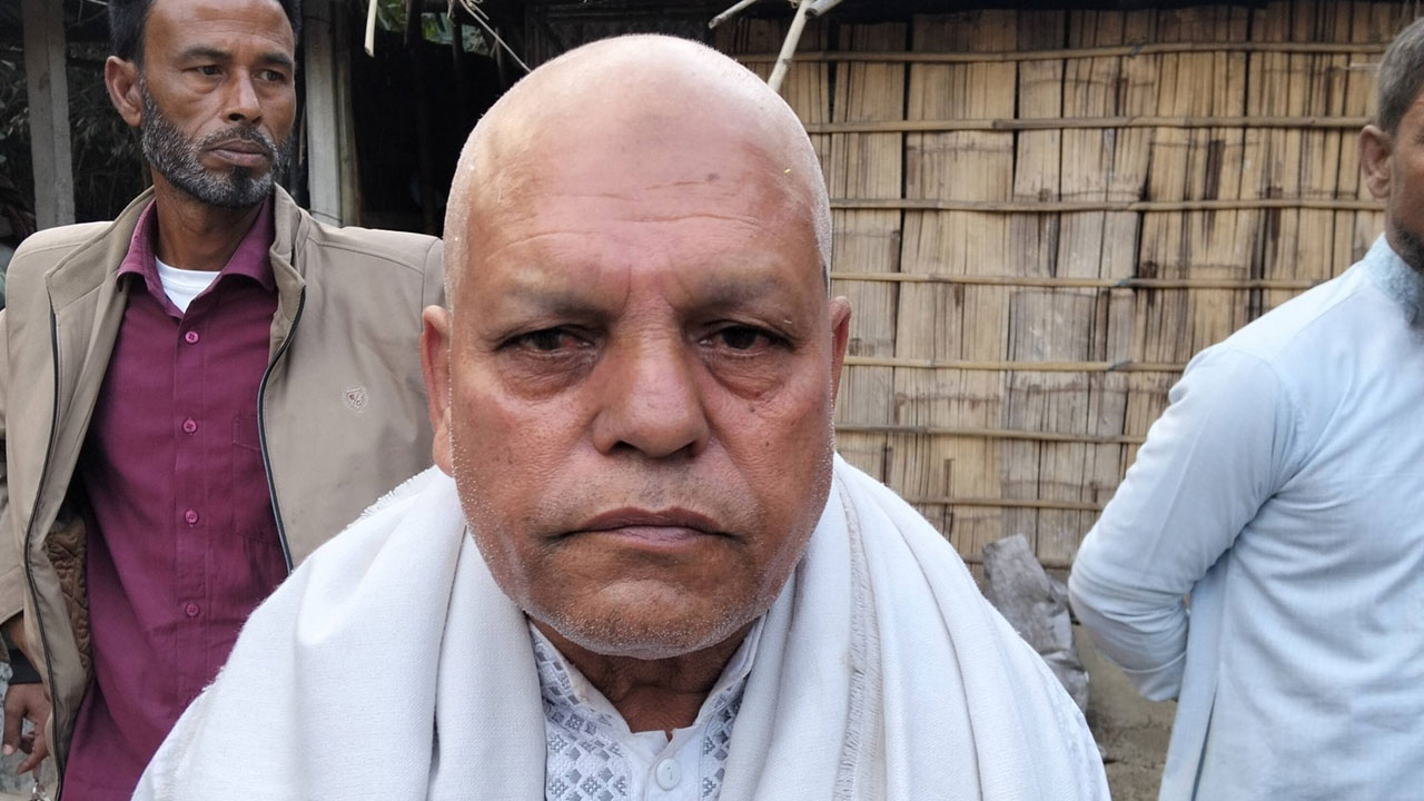 বিএনপি নেতার মাথা ন্যাড়া করে দিলেন কৃষক দল নেতা