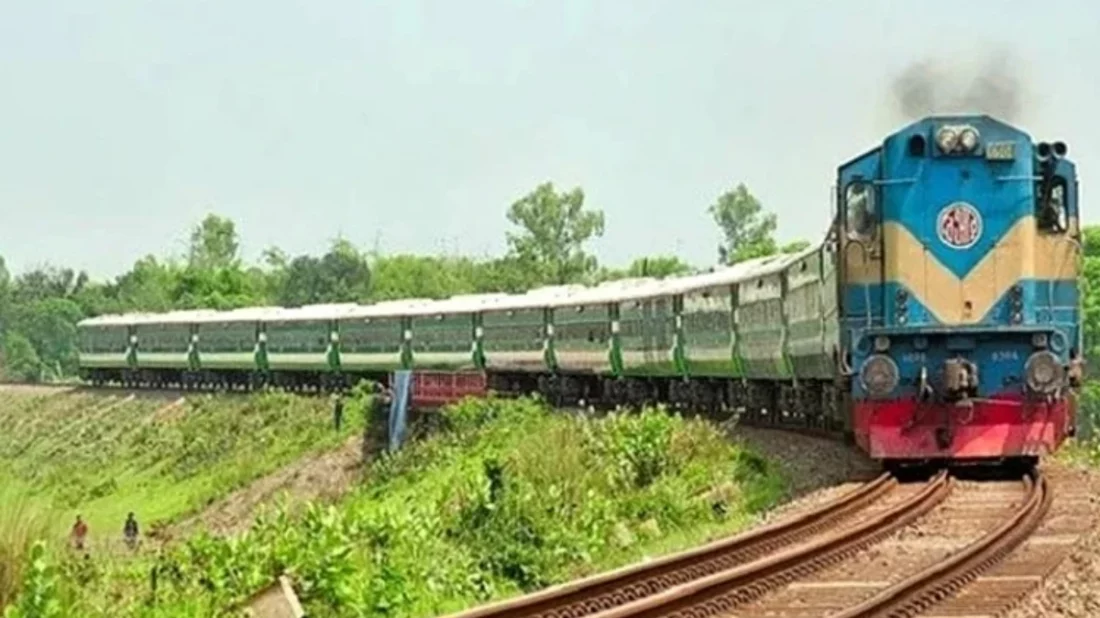 ৯ ঘণ্টা পর রাজশাহী-রহনপুর রুটে রেল যোগাযোগ স্বাভাবিক